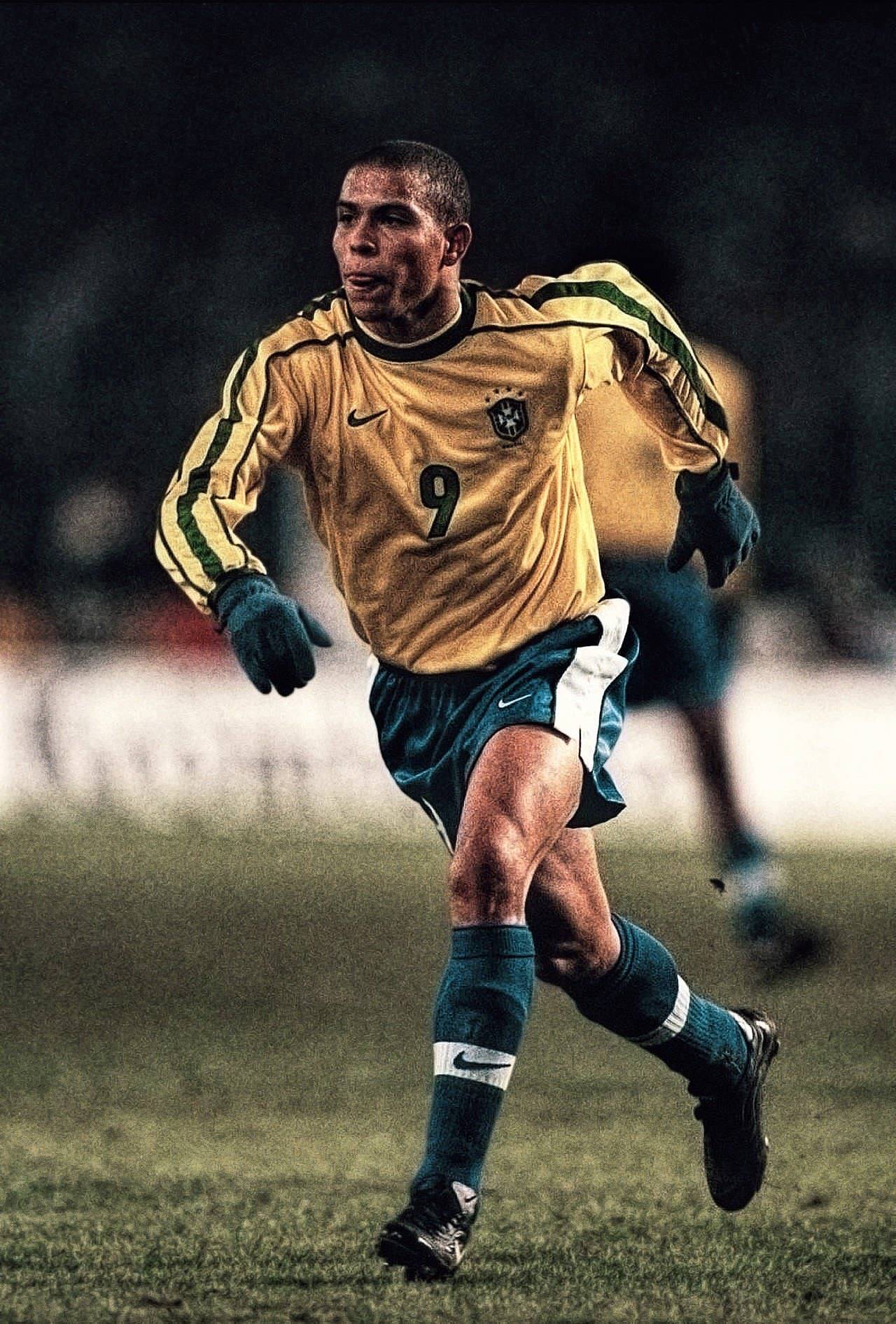 德罗巴连续二十场比赛得分超过比赛规则变更，切尔西不断突破！观众掌声雷动的简单介绍