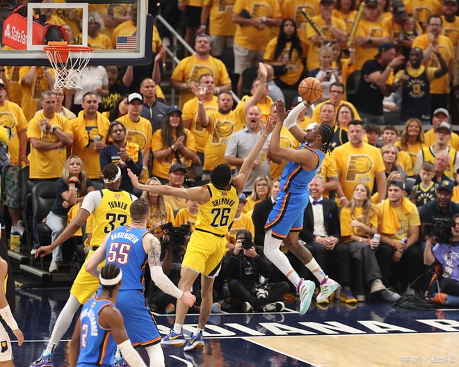 包含詹姆斯回归赛场,战术调整首场状态亮眼,西班牙队观众沸腾!的词条 包含詹姆斯回归赛场,战术调整首场状态亮眼,西班牙队观众沸腾!的词条