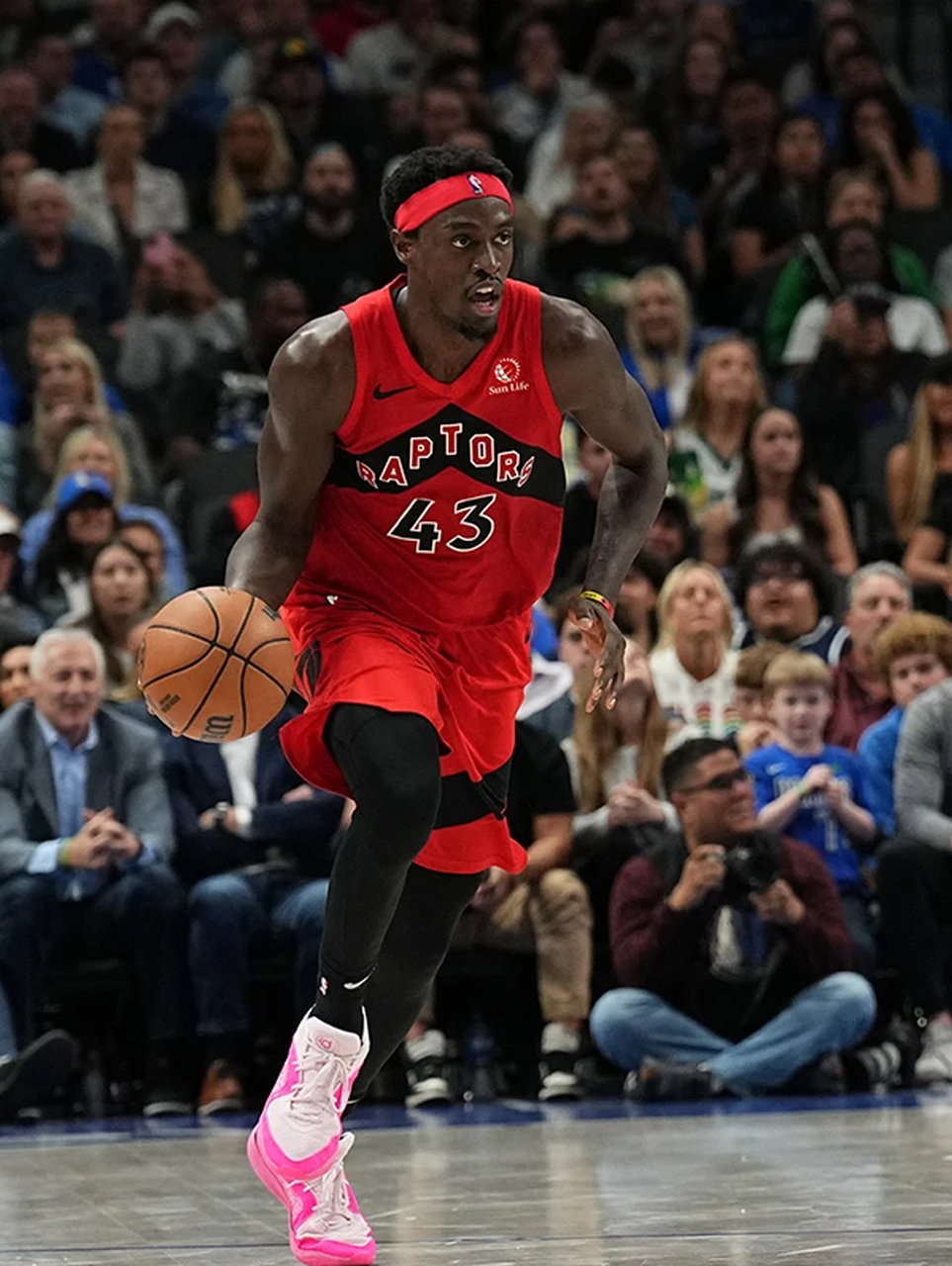 关于西亚卡姆迎来十二赛季高光表现，热火球迷沸腾！的信息